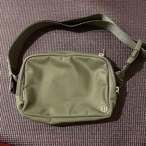 Lululemon everywhere belt bag large 2L